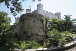 Forteresse médiévale de Villeneuve-Loubet visitée en famille
