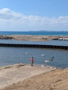 balade en bord de mer à Cagnes-sur-Mer en famille avec enfants et poussette