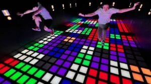 Famille en plein défi au Running Man Draguignan – expérience immersive à découvrir sur ParentCool.fr