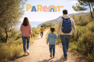 Balade enfant en mars en PACA famille en promenade dans un parc ensoleillé