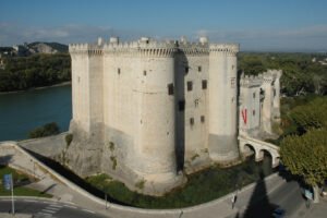 Château de Tarascon extérieur balade en famille au bord du Rhône à Tarascon