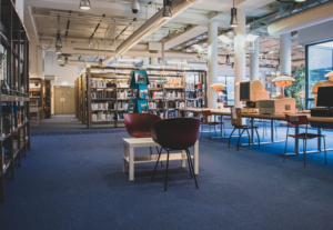 Bibliothèque de l’Alcazar Marseille, médiathèque famille avec coin jeunesse