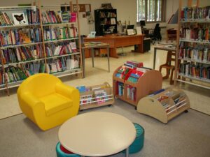 Bibliothèque de Canto-Perdrix Martigues, médiathèque de quartier pour familles