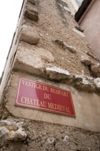 Centre ancien historique de Marignane, ruelles et patrimoine à découvrir en famille