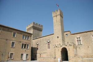 Château de l’Empéri Salon-de-Provence monument historique visite en famille