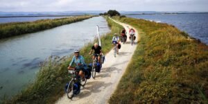 EuroVelo 8 Tarascon Cavaillon sortie vélo en famille sur piste cyclable