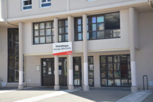 Médiathèque Georges Brassens à Vitrolles, espace lecture enfants et familles