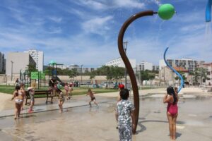 Parc de la Presqu’île Port-de-Bouc aire de jeux et balade en famille