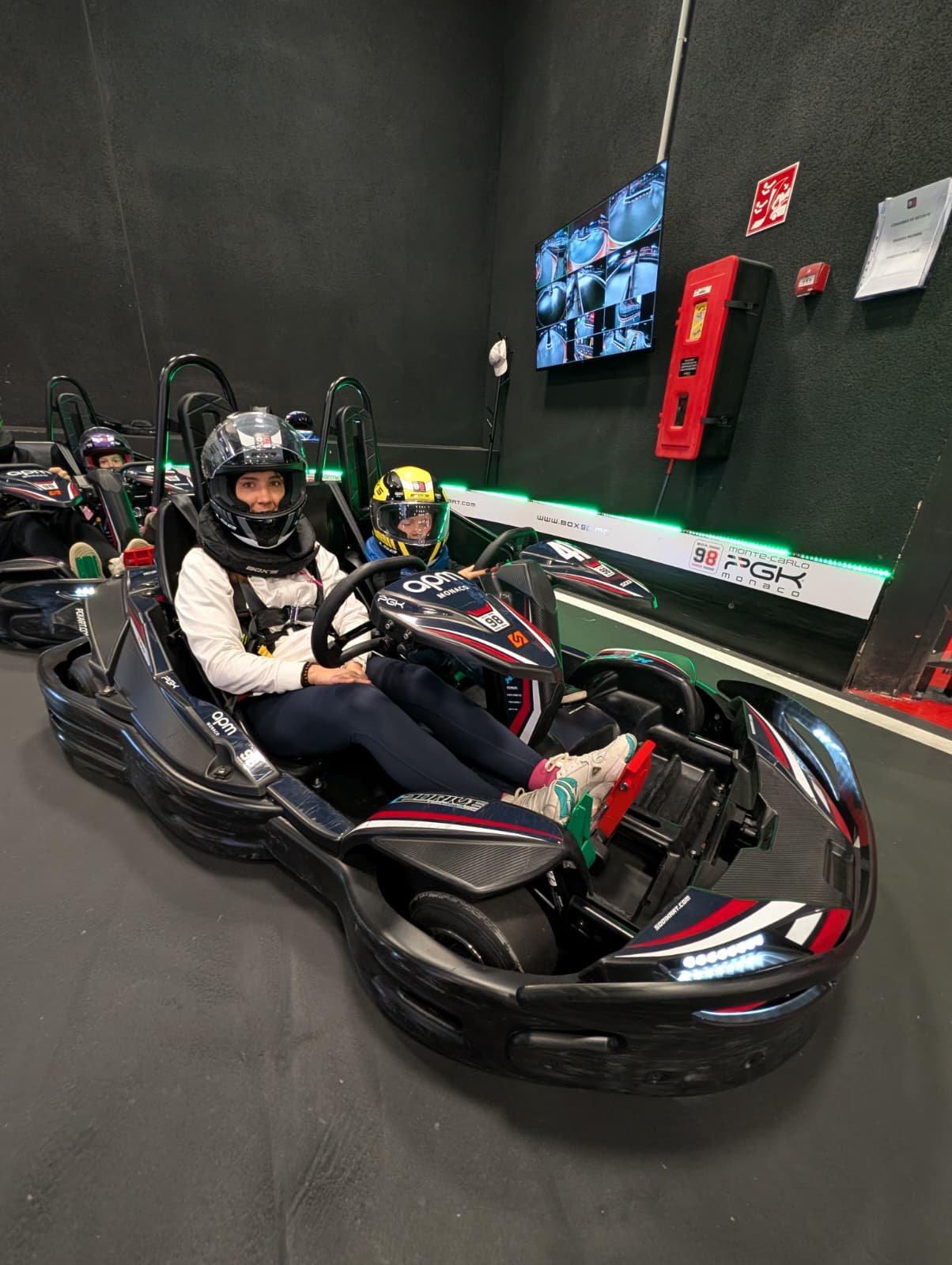 Sortie famille chez Box 98 Monaco karting indoor bowling jeux arcade enfants