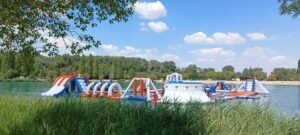 O Vannades famille Manosque lac et parc de loisirs avec enfants en activité