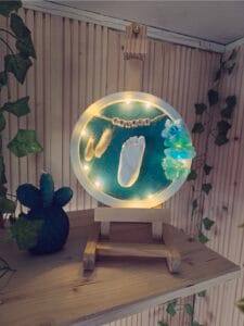 Empreinte bébé en relief réalisée par Empreinte Création – souvenir de famille unique sur la Côte d’Azur – Parent Cool